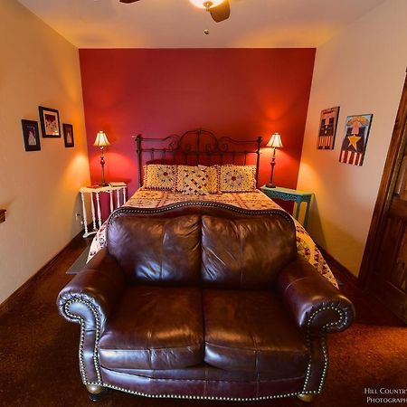 Lazy T Bed And Breakfast Fredericksburg Dış mekan fotoğraf