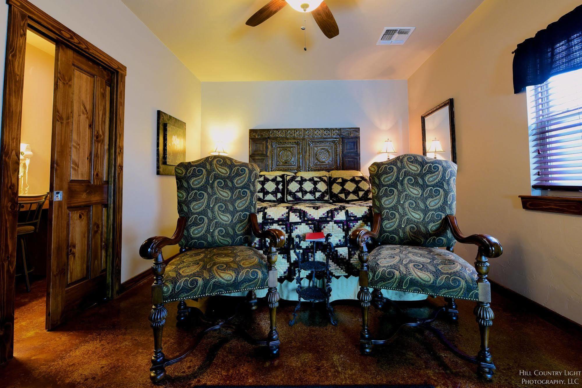 Lazy T Bed And Breakfast Fredericksburg Dış mekan fotoğraf