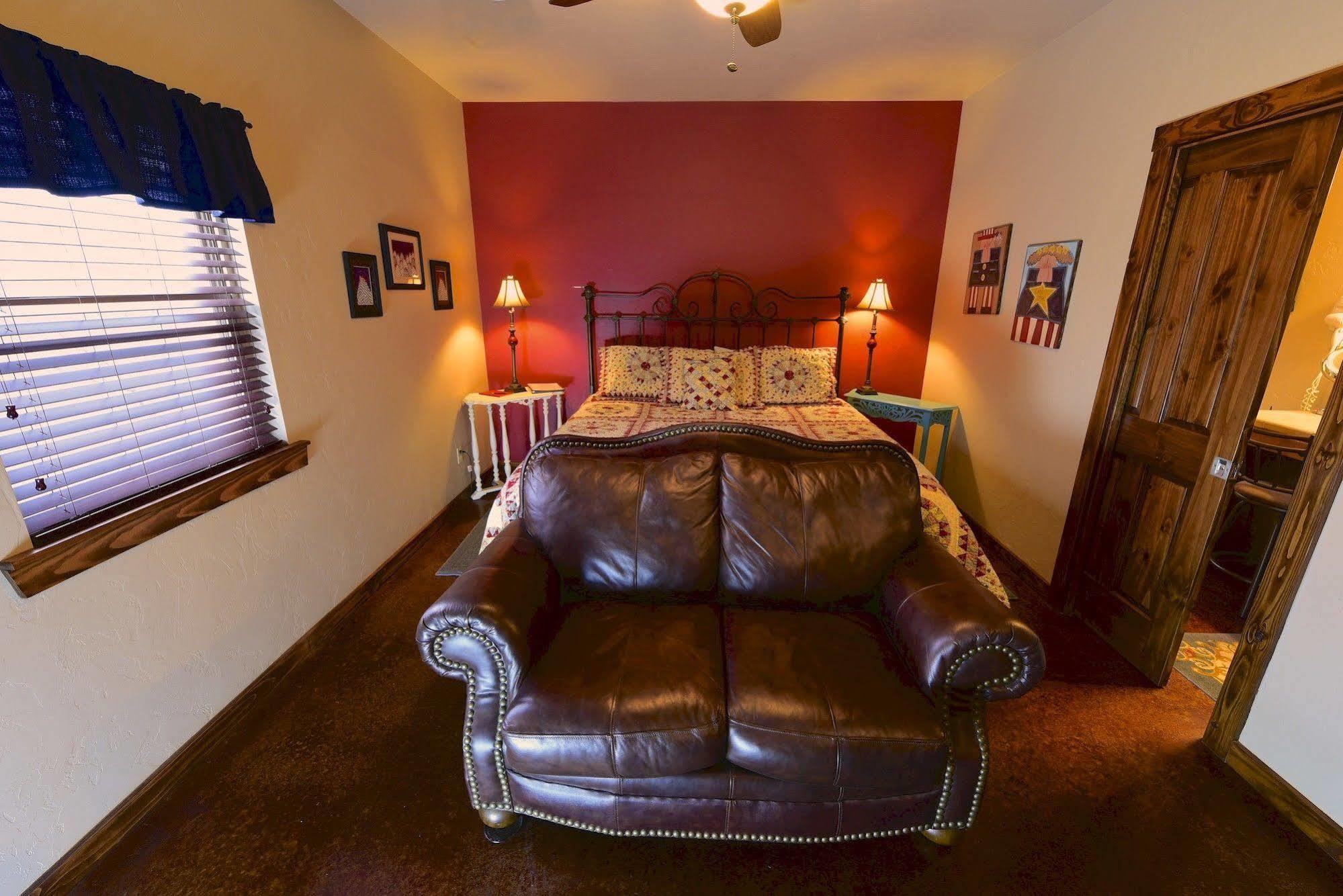 Lazy T Bed And Breakfast Fredericksburg Dış mekan fotoğraf